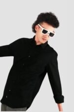 Men Solid Black Regular Fit Shirt - Image 2